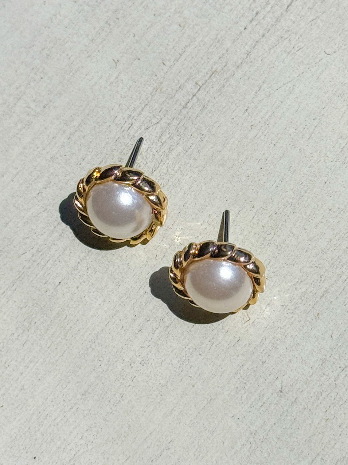 Daphne Pearl Earrings