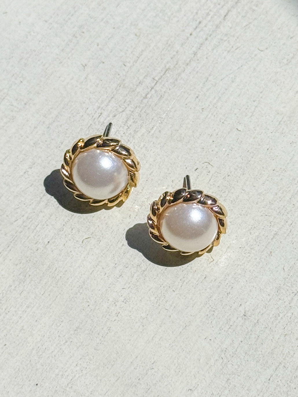 Daphne Pearl Earrings